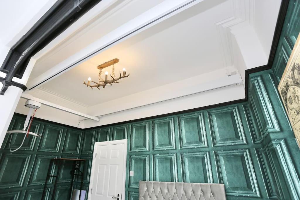 The Hot Tub Townhouse By Holiday Heim Lytham St Annes Bagian luar foto