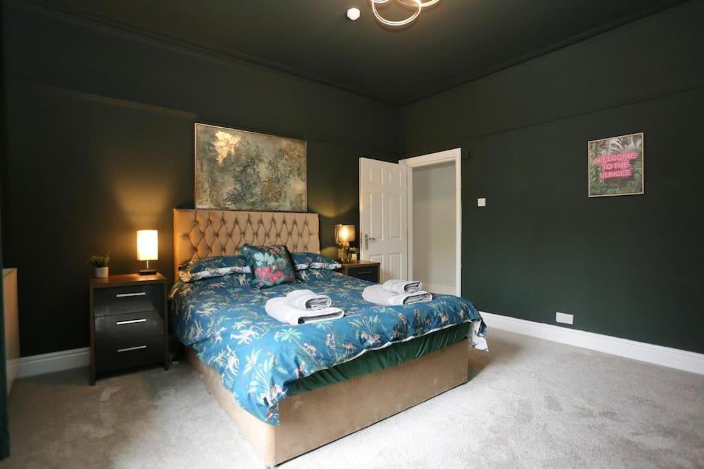 The Hot Tub Townhouse By Holiday Heim Lytham St Annes Bagian luar foto