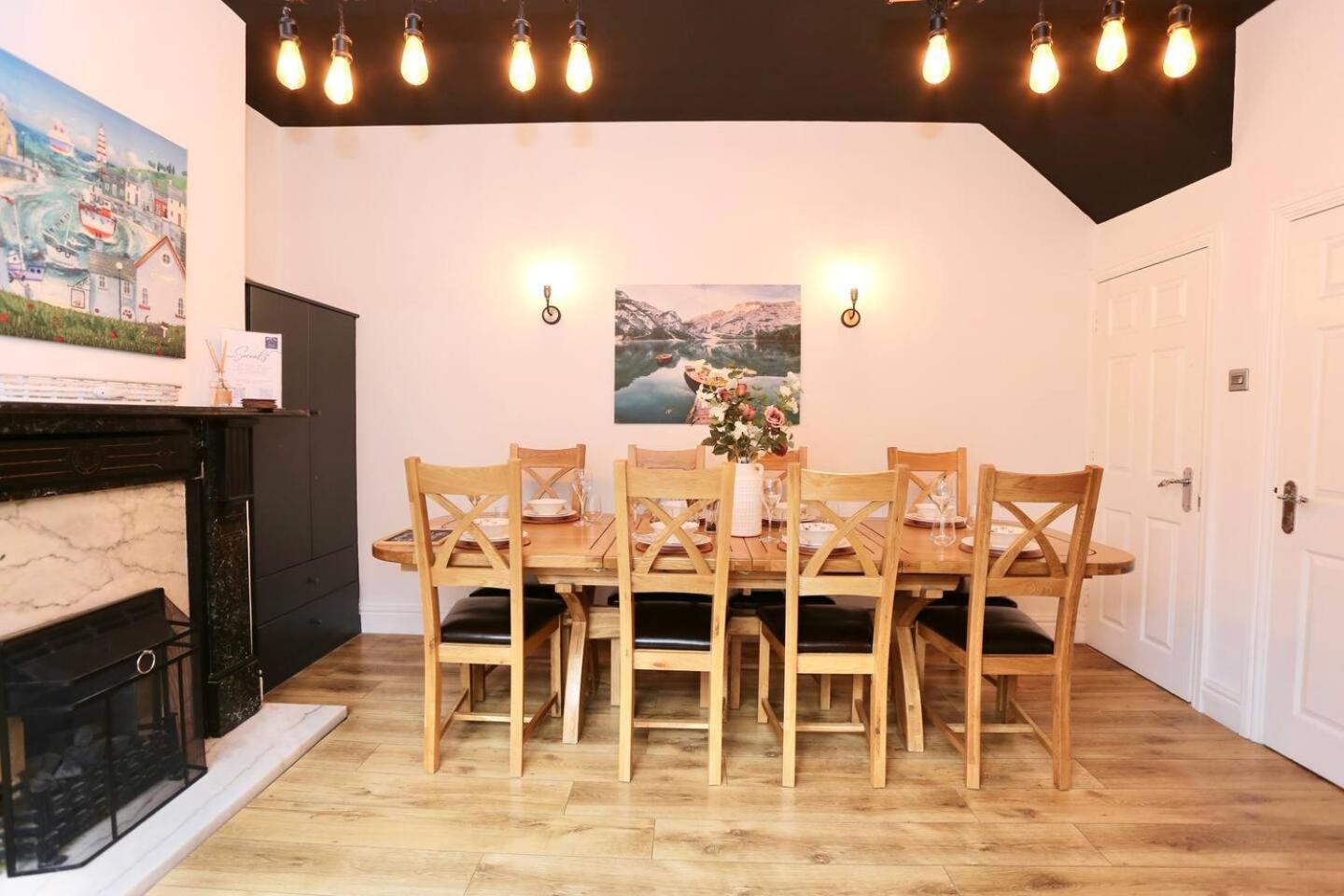 The Hot Tub Townhouse By Holiday Heim Lytham St Annes Bagian luar foto