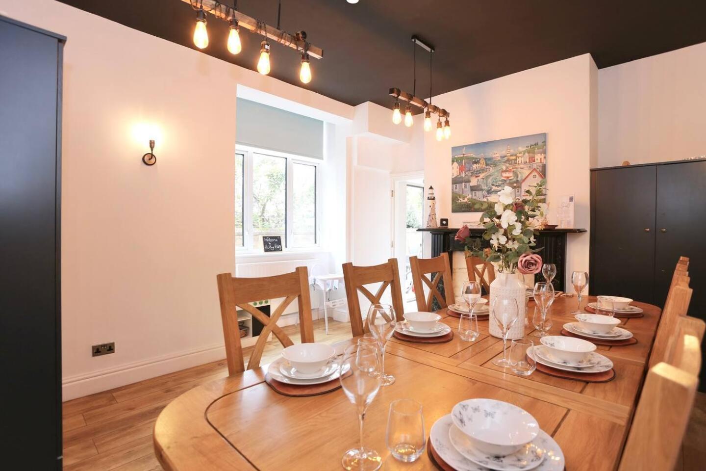 The Hot Tub Townhouse By Holiday Heim Lytham St Annes Bagian luar foto